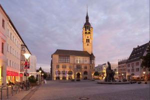 Markt Dessau-Roßlau mit Rathaus und Brunnen, Bild-Nr. 1418, Fotograf: Bader, Michael, Bildquelle: Investitions- und Marketinggesellschaft Sachsen-Anhalt mbH