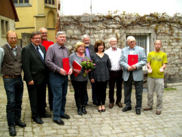 Bild: Peter Honecker; von links 2. Ortsvorsitzender Dr. Cord Tappe, Volkmar Halbleib, Gerhard Grünewald, Albin Falk, Uschi Igel, Dieter Stachel, 1. Ortsvorsitzende Ingrid Stryjksi, Günter Jäger, Otto Hofmann, 2.Ortsvorsitzender Stefan Schroll