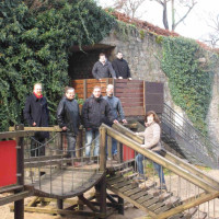 Die Mitglieder des Ortsvereins besichtigen den Klingentorspielplatz